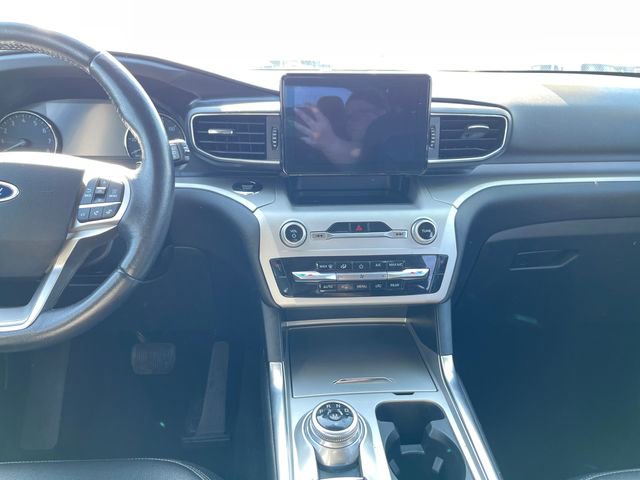 Used 2020 Ford Explorer XLT w/ Equipment Group 202A AWD/4WD image 21