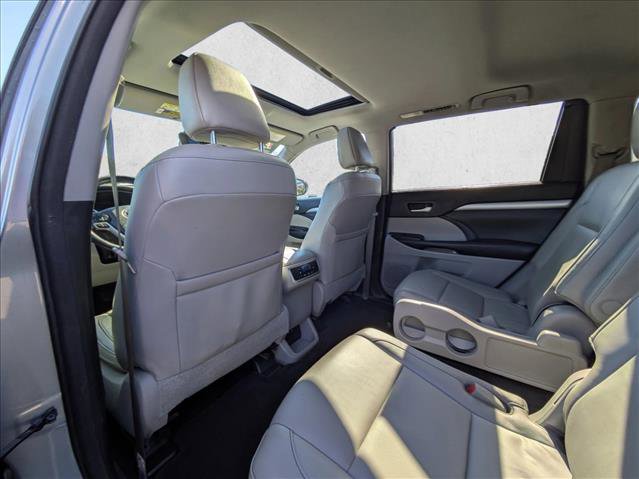 Used 2018 Toyota Highlander XLE image 20