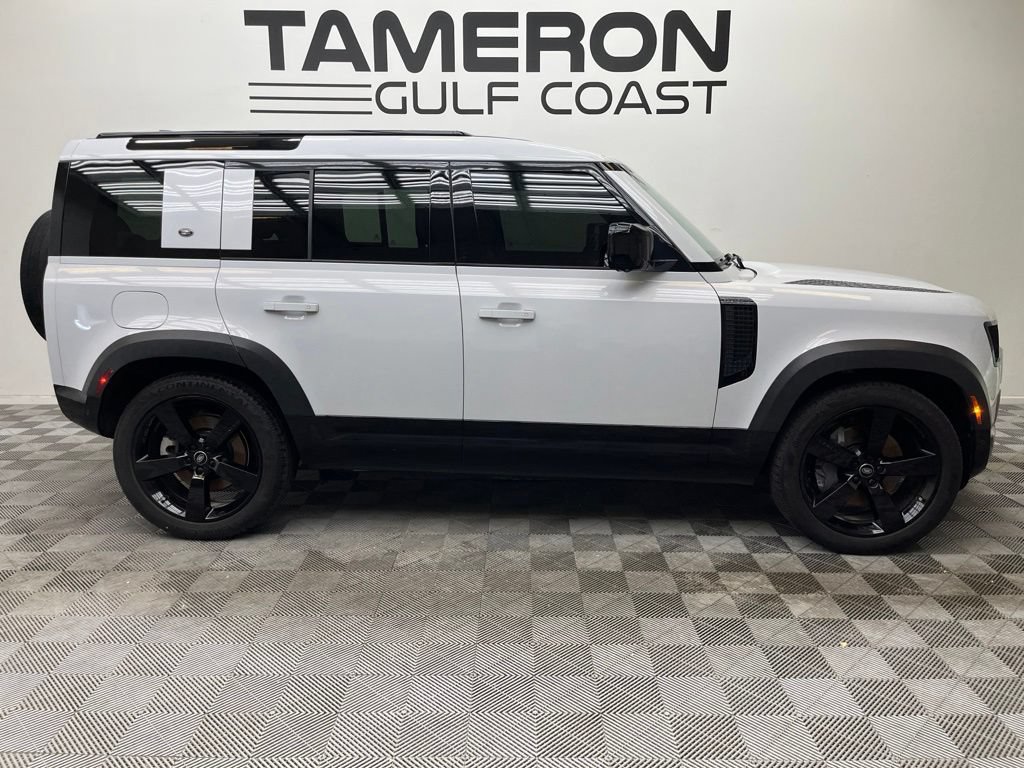 Used 2023 Land Rover Defender 110 X-Dynamic SE AWD/4WD image 4