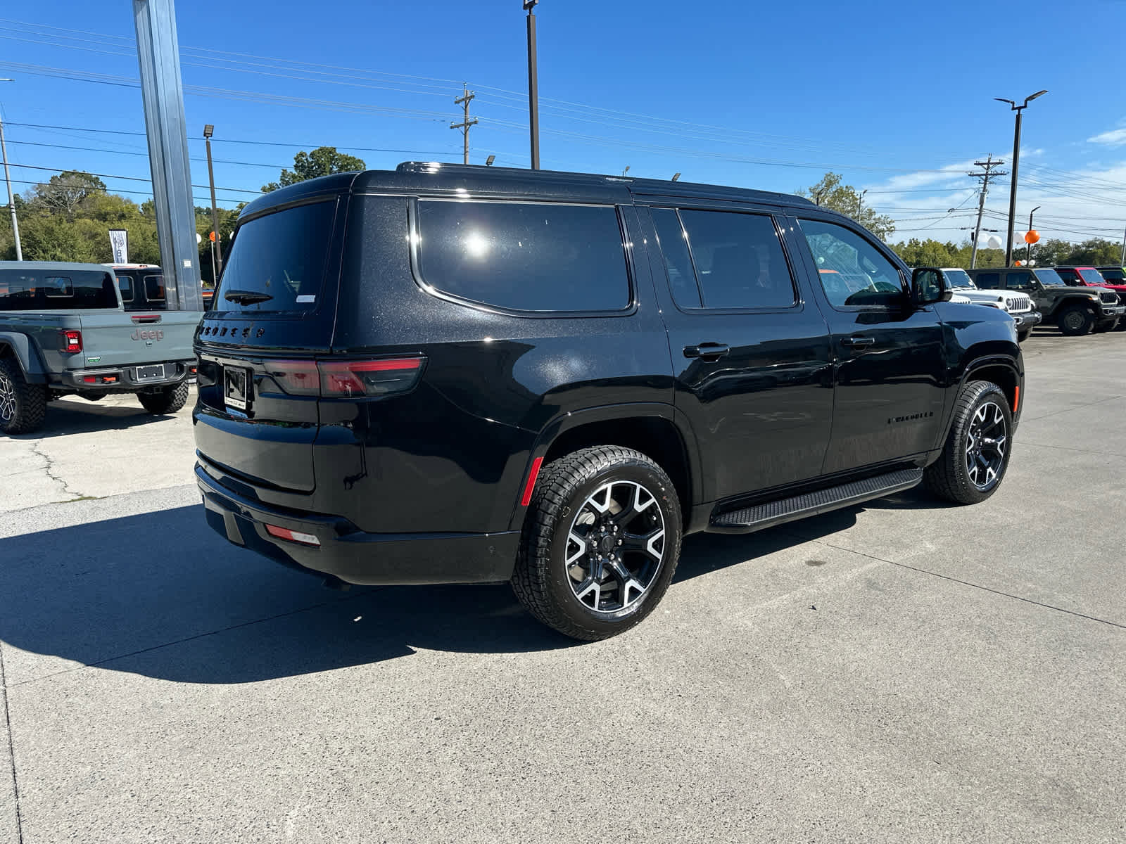 New 2025 Jeep Wagoneer Series II AWD/4WD image 3