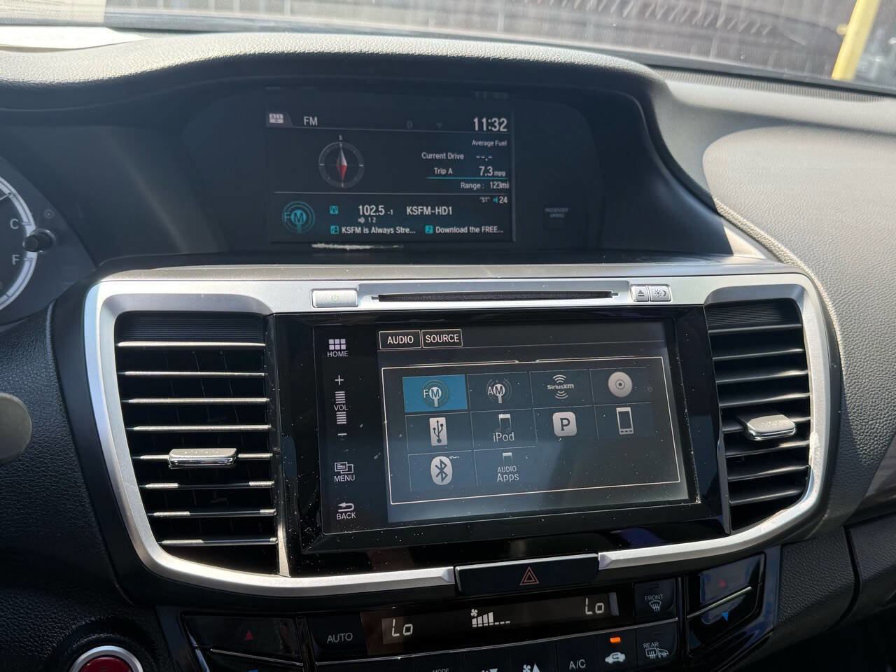 Used 2017 Honda Accord EX-L image 14