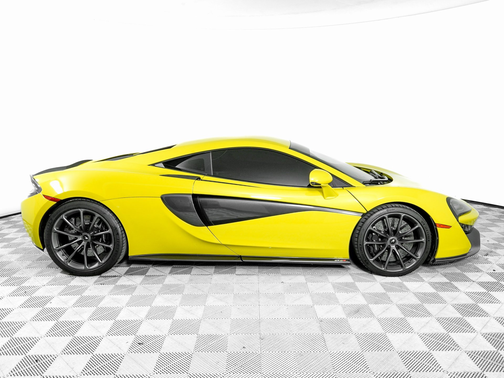 Used 2019 McLaren 570S Coupe image 4