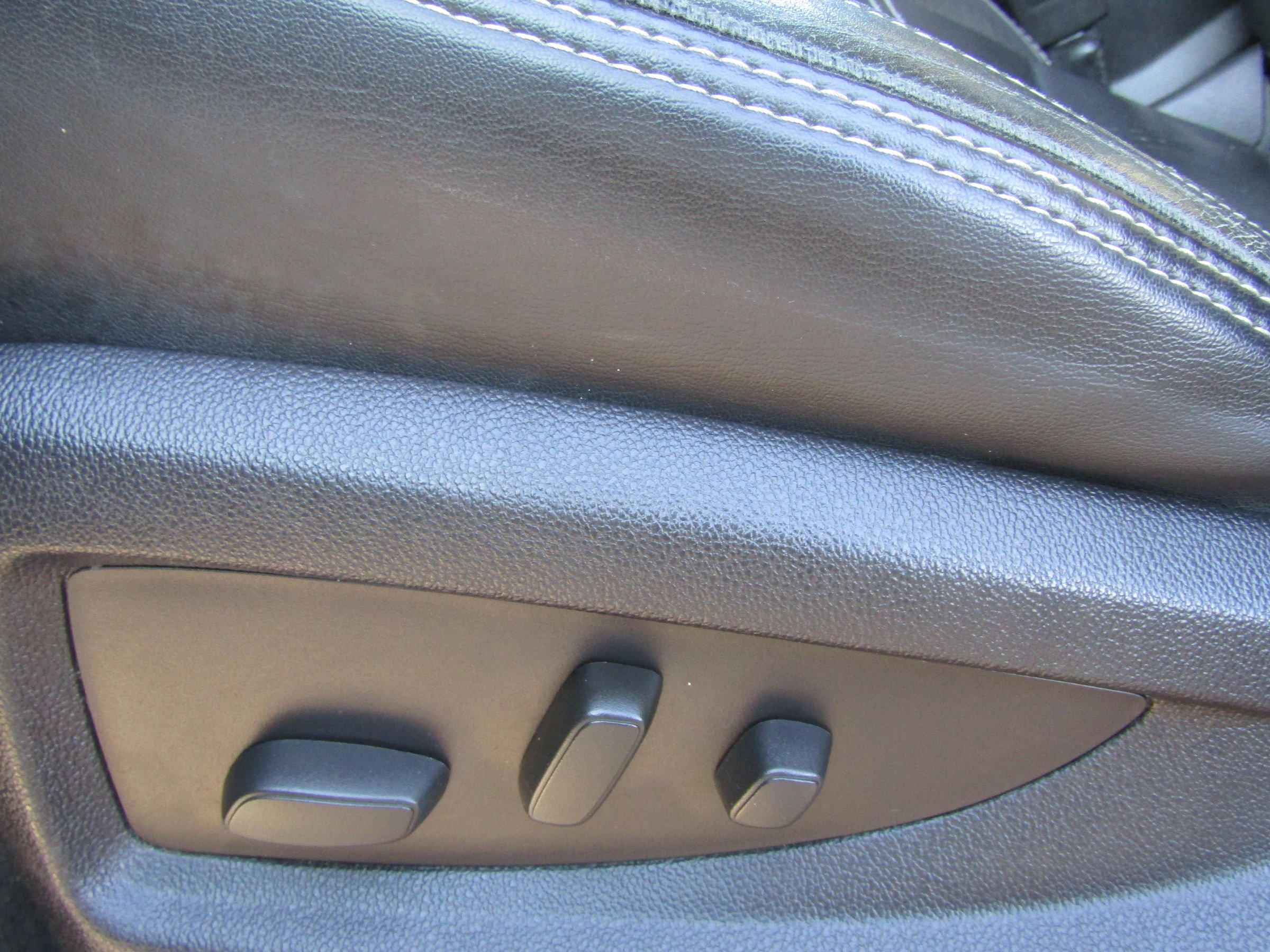 Used 2015 GMC Yukon XL Denali w/ Open Road Package image 24