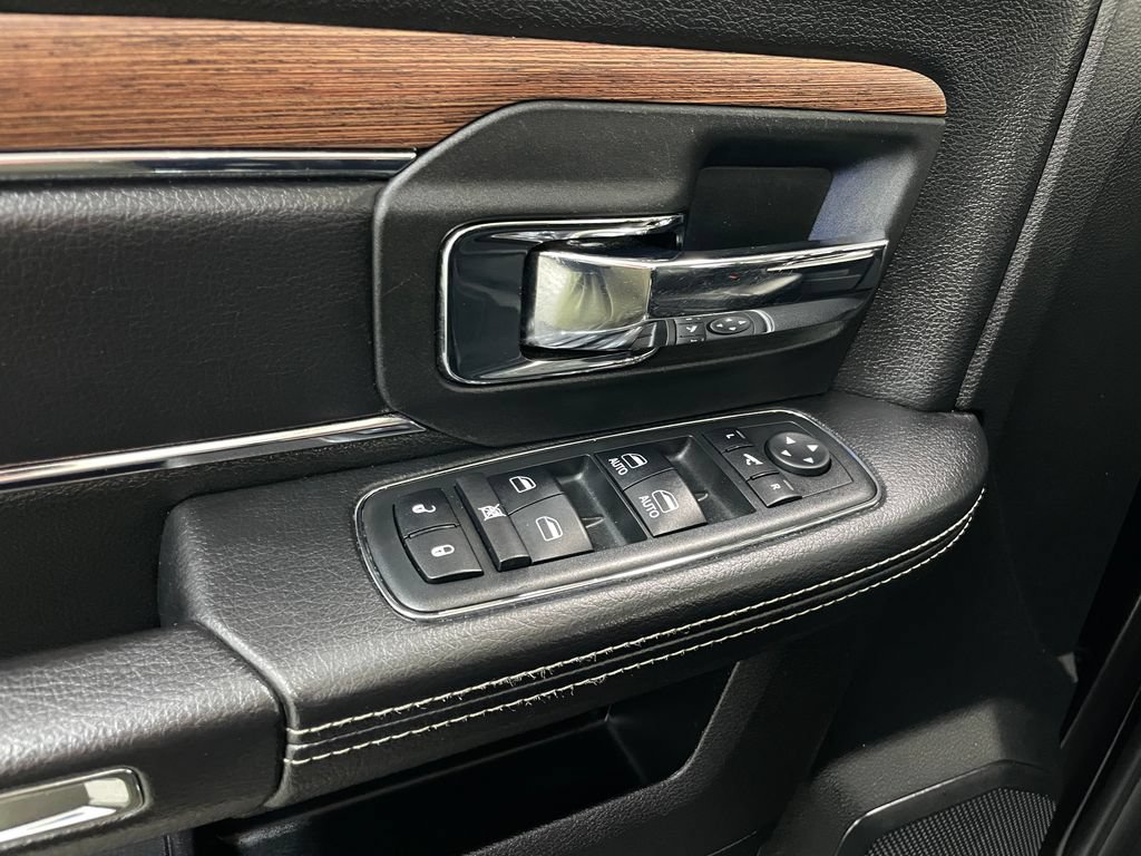 Used 2018 RAM 1500 Laramie AWD/4WD image 25