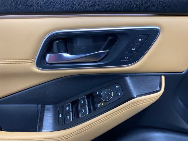 Certified 2023 Nissan Rogue Platinum w/ Platinum Premium Package AWD/4WD image 10