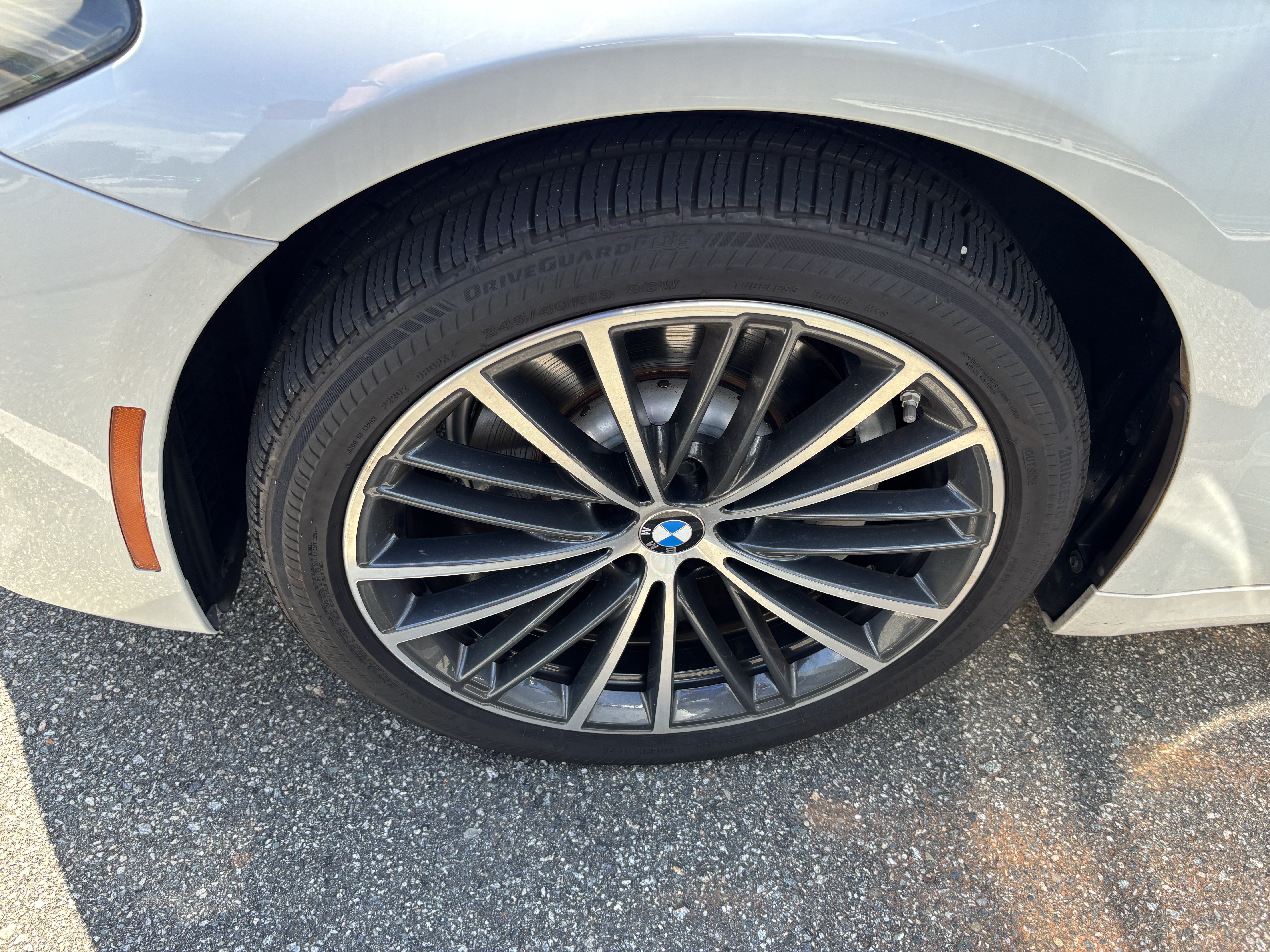 Used 2023 BMW 530i w/ Premium Package RWD image 13