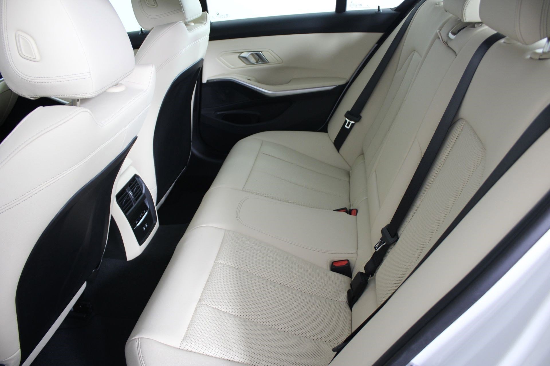 New 2026 BMW 330i Sedan w/ Premium Package RWD image 14