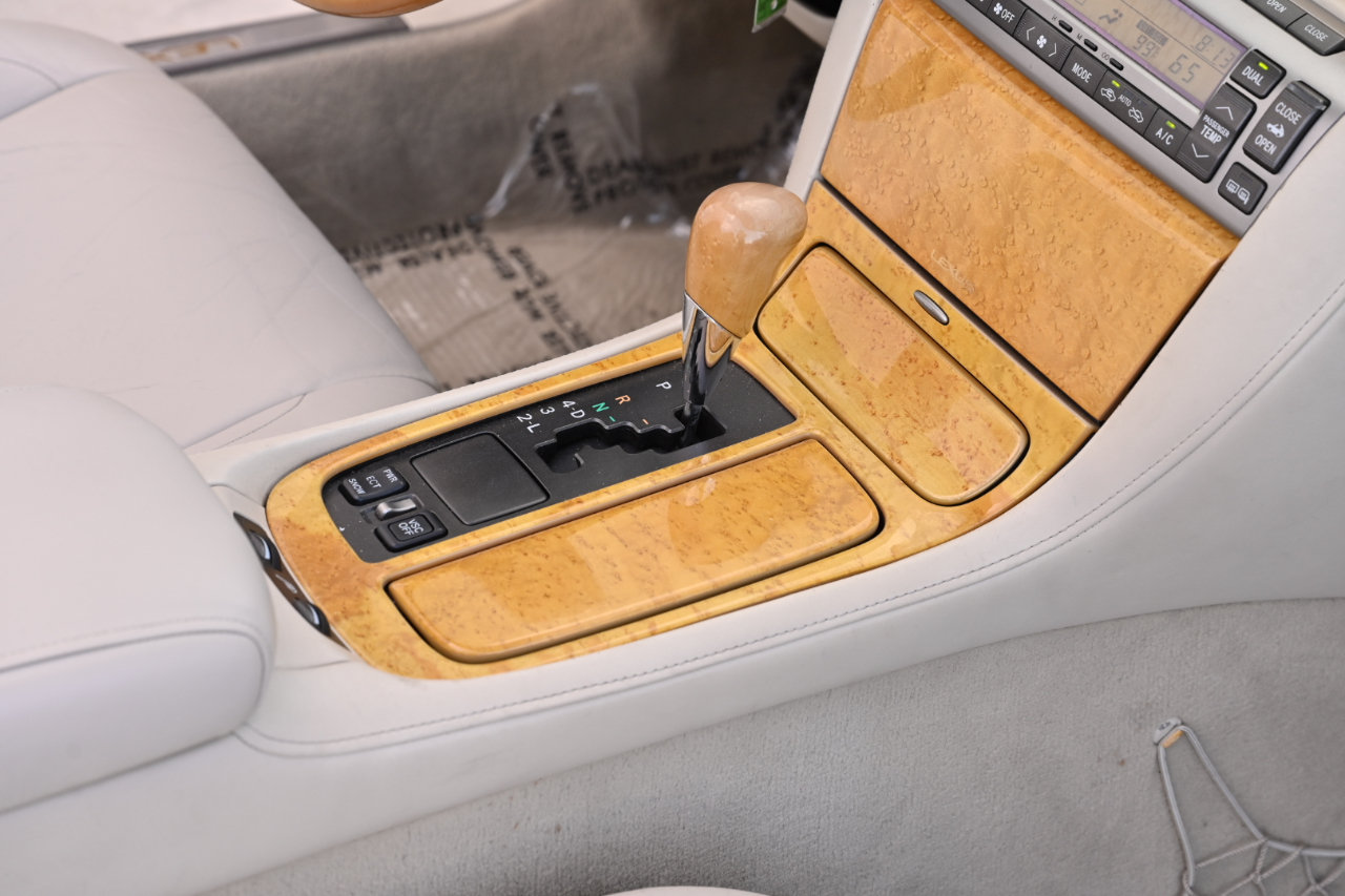 Used 2003 Lexus SC 430 Convertible RWD image 36