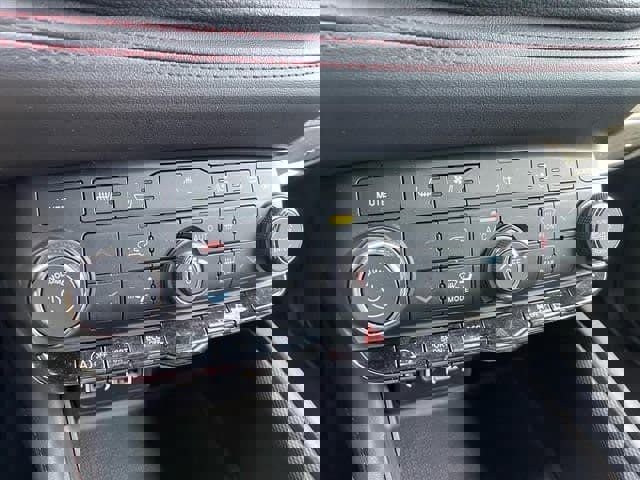 Used 2024 Dodge Durango GT image 20