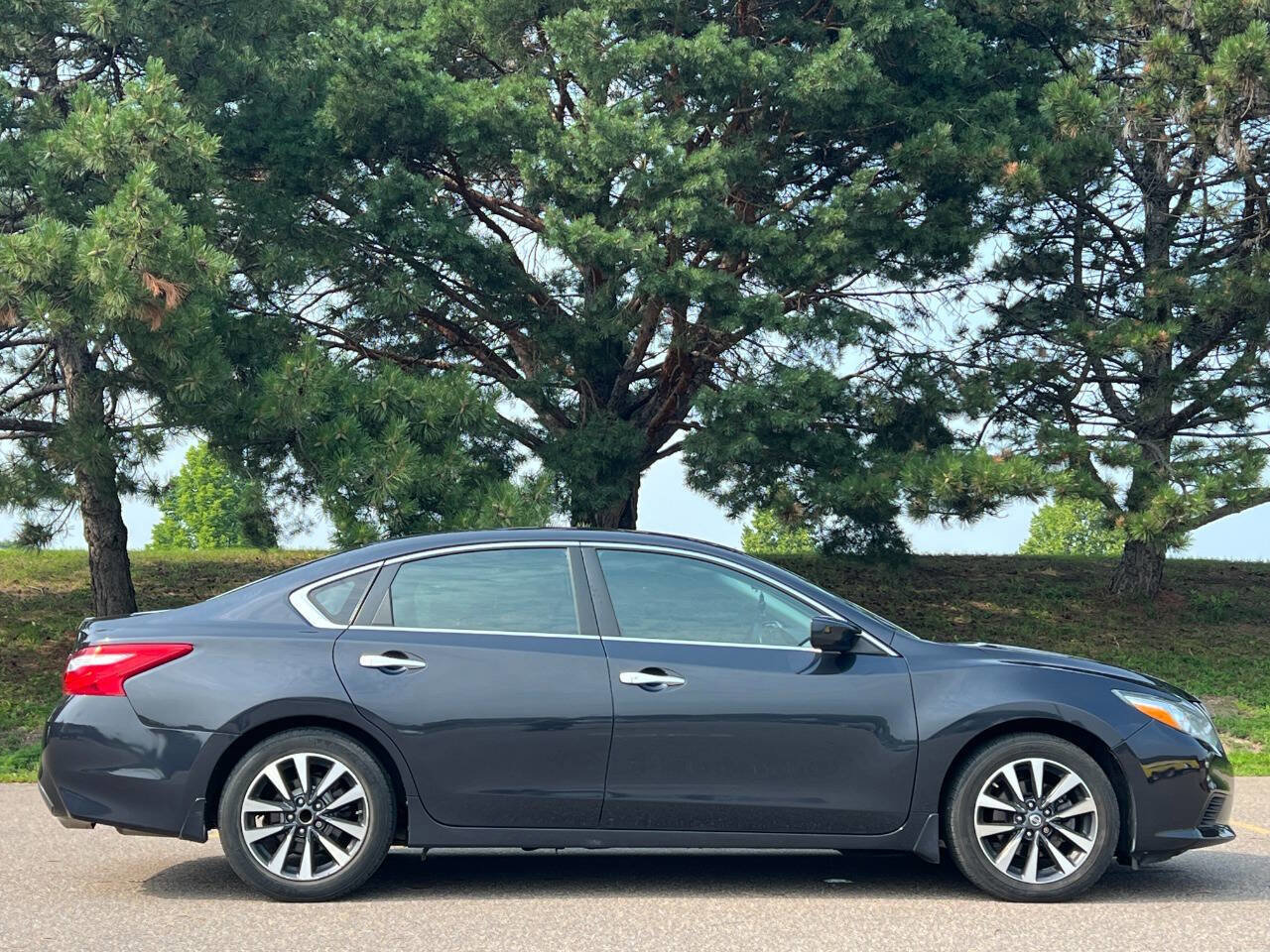 Used 2018 Nissan Altima 2.5 S image 2