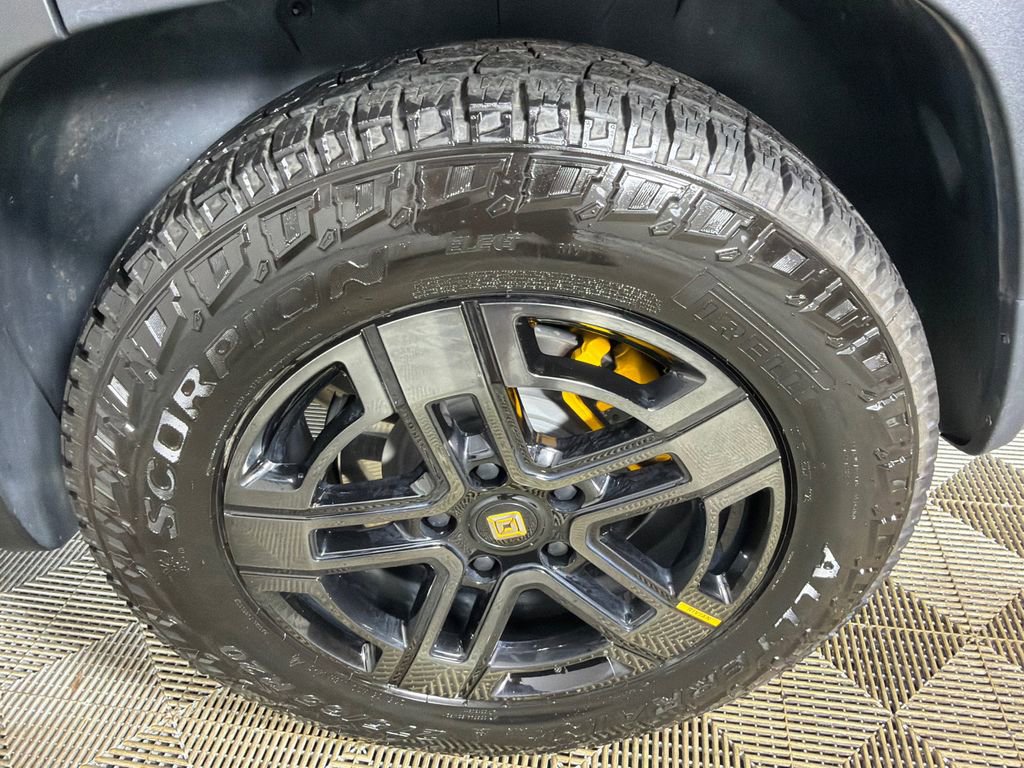 Used 2023 Rivian R1S Adventure image 22