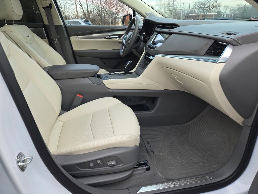 New 2025 Cadillac XT5 Premium Luxury image 7