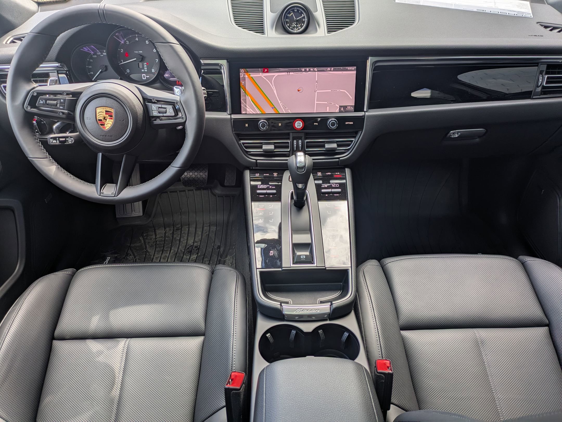 Certified 2025 Porsche Macan image 23