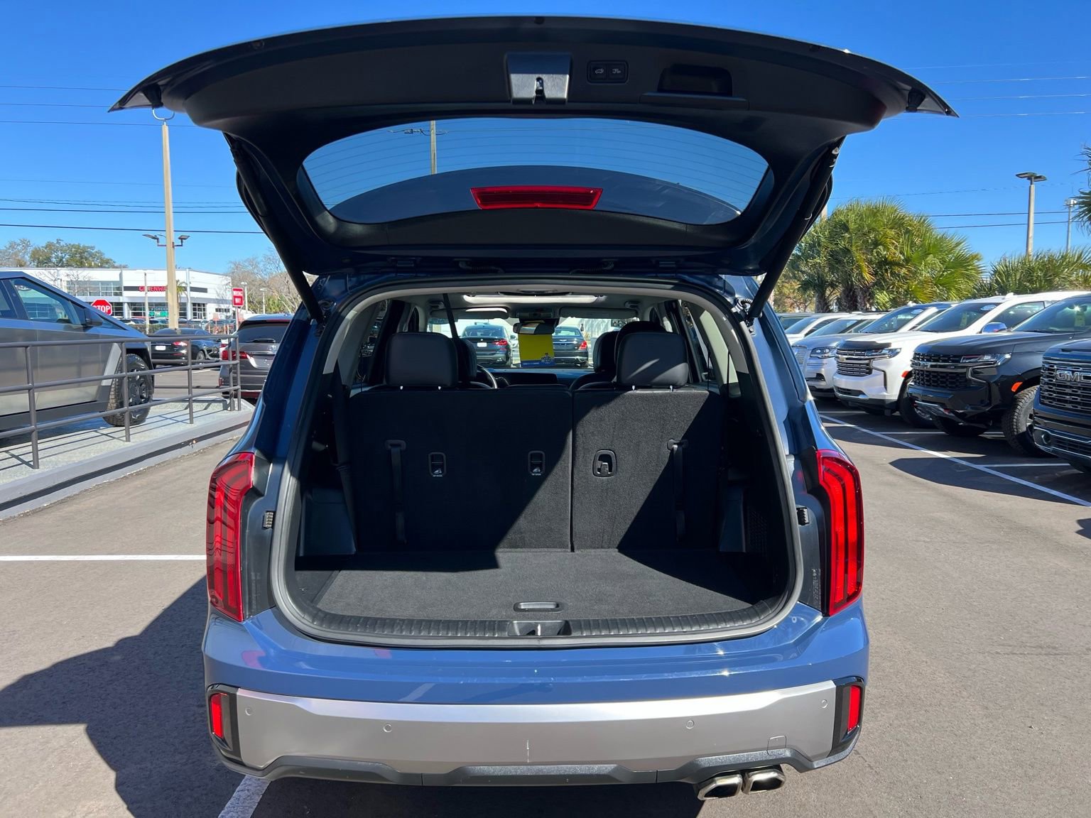 Used 2025 Kia Telluride S image 18