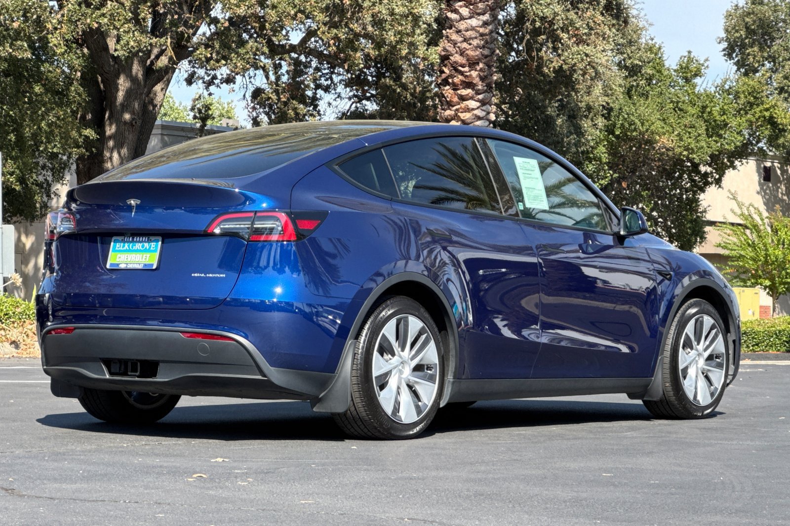 Used 2023 Tesla Model Y Long Range AWD/4WD image 3