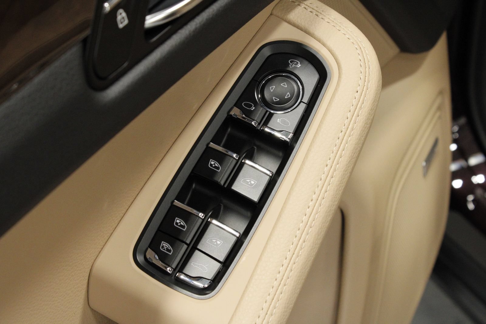 New 2026 Porsche Macan AWD/4WD image 31