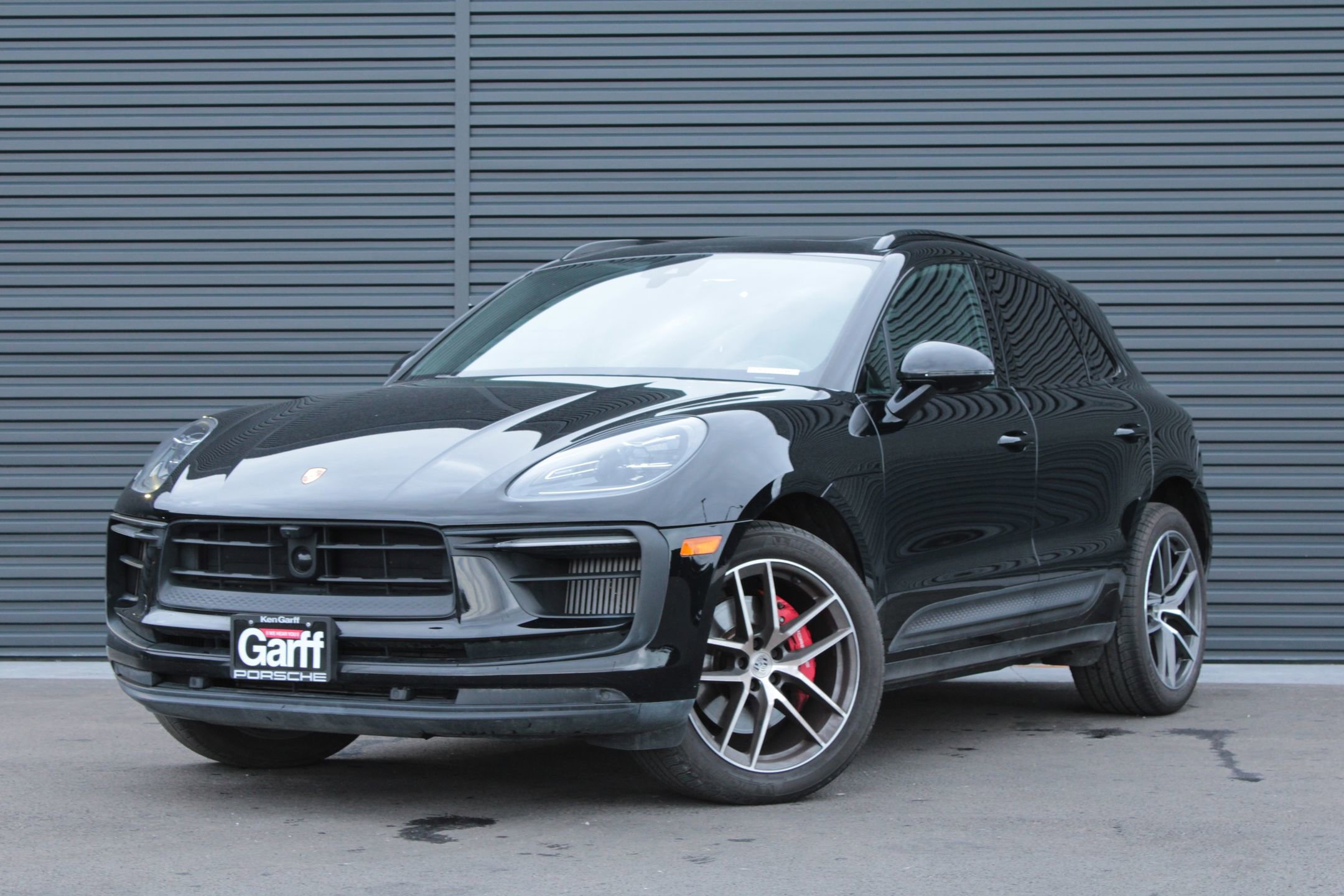 Certified 2023 Porsche Macan S image 1
