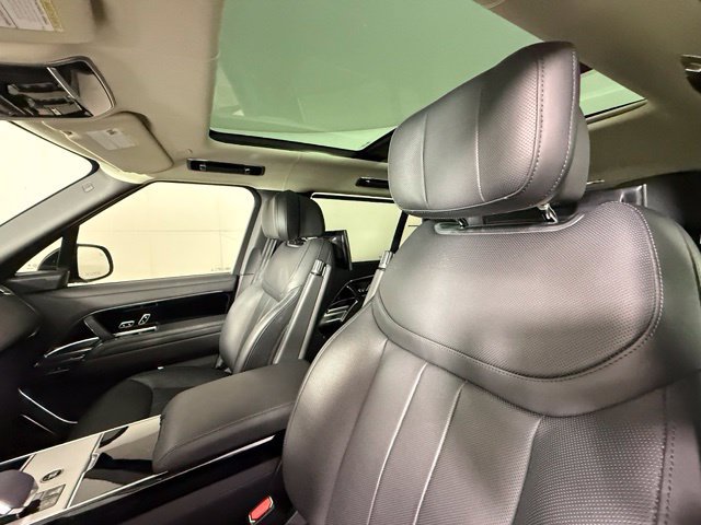 Used 2025 Land Rover Range Rover Long Wheelbase Autobiography AWD/4WD image 14