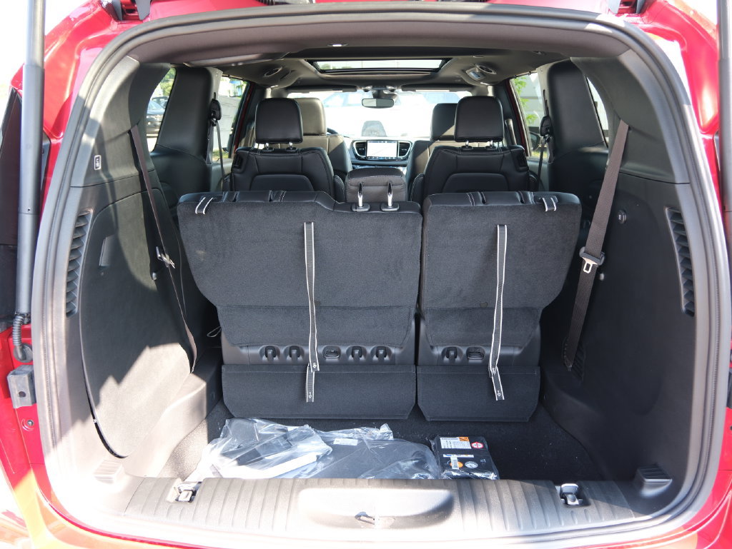New 2027 Chrysler Pacifica Select w/ Family Tech Group FWD image 36