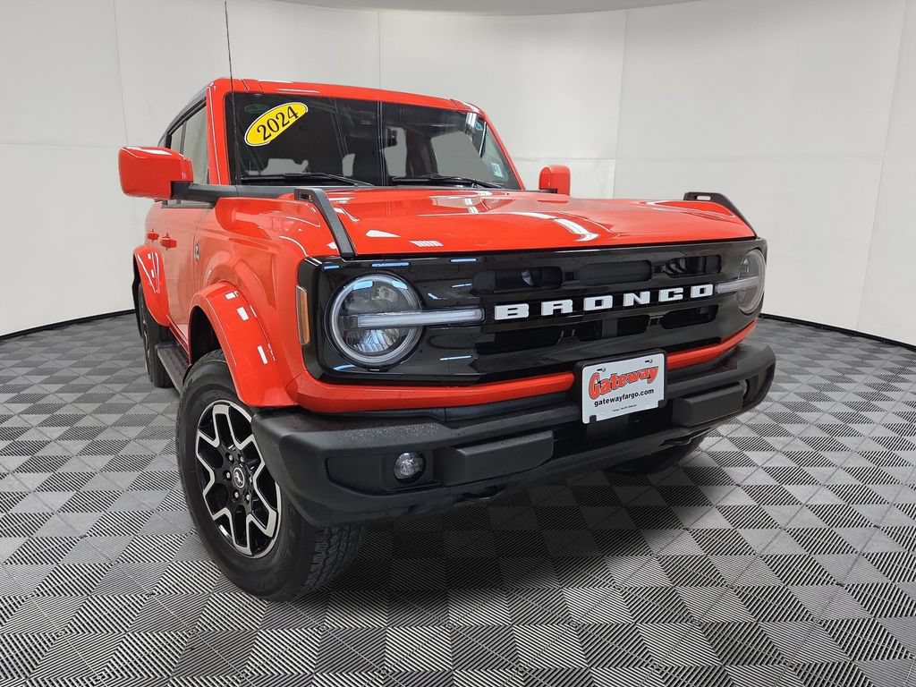 Used 2024 Ford Bronco Outer Banks AWD/4WD image 2