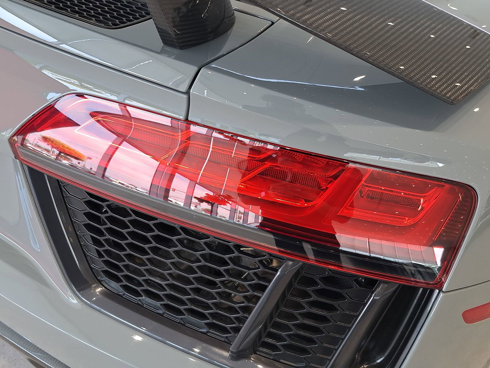 Used 2017 Audi R8 V10 plus w/ Full Leather Package AWD/4WD image 33