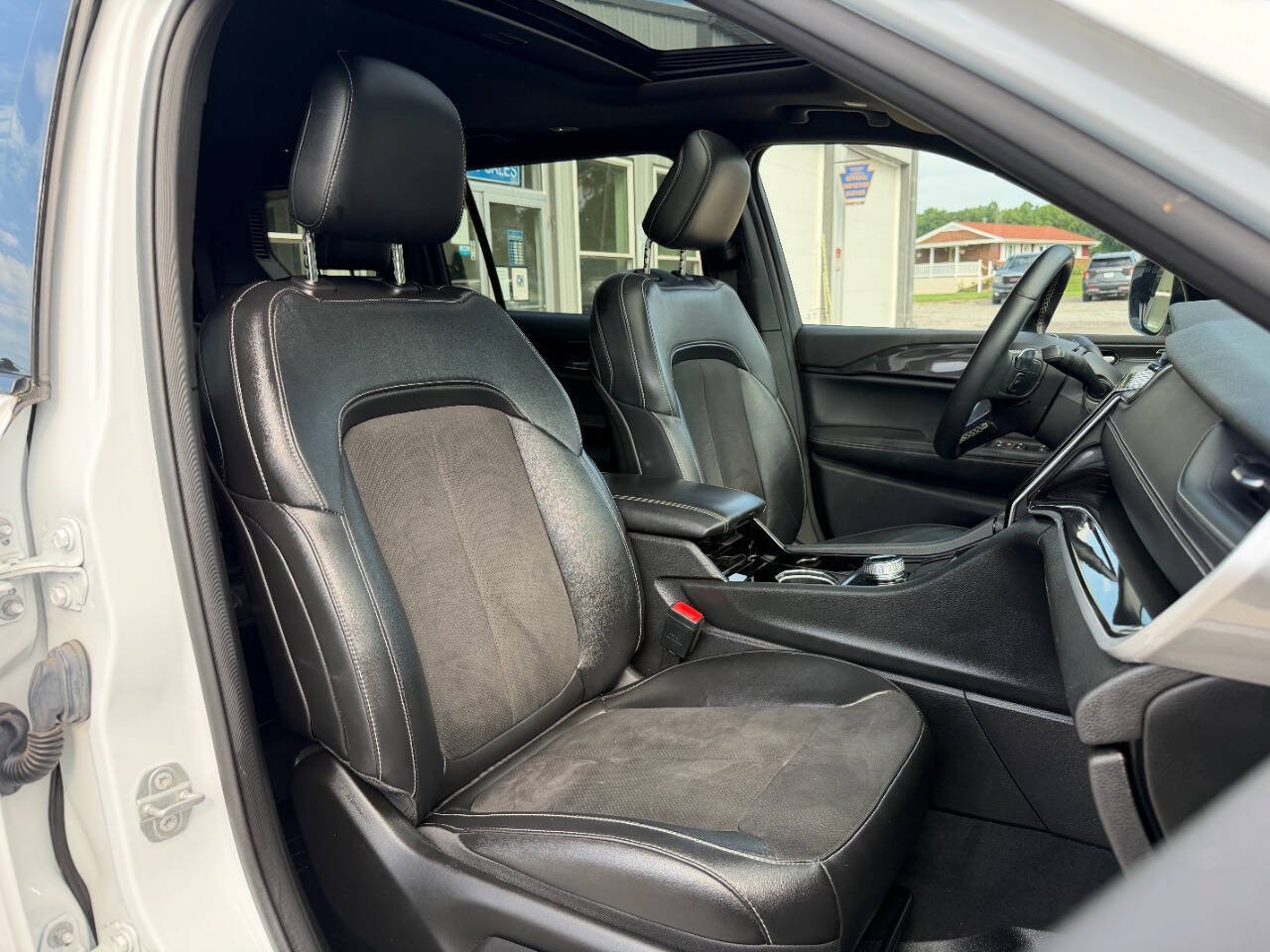 Used 2022 Jeep Grand Cherokee L Laredo AWD/4WD image 12