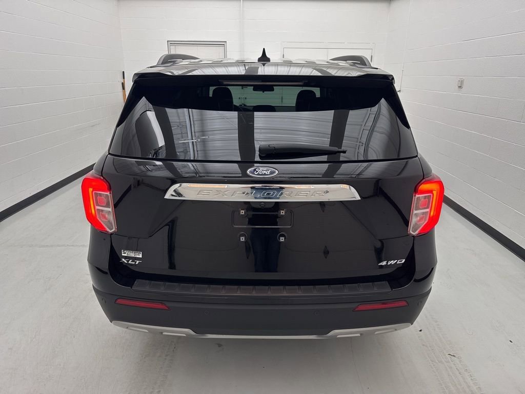 Used 2022 Ford Explorer XLT image 12