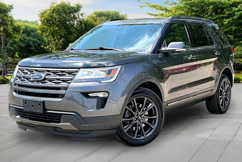 Used 2018 Ford Explorer XLT w/ XLT Appearance Package AWD/4WD image 11
