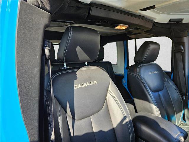 Used 2017 Jeep Wrangler Unlimited Sahara w/ Connectivity Group image 19