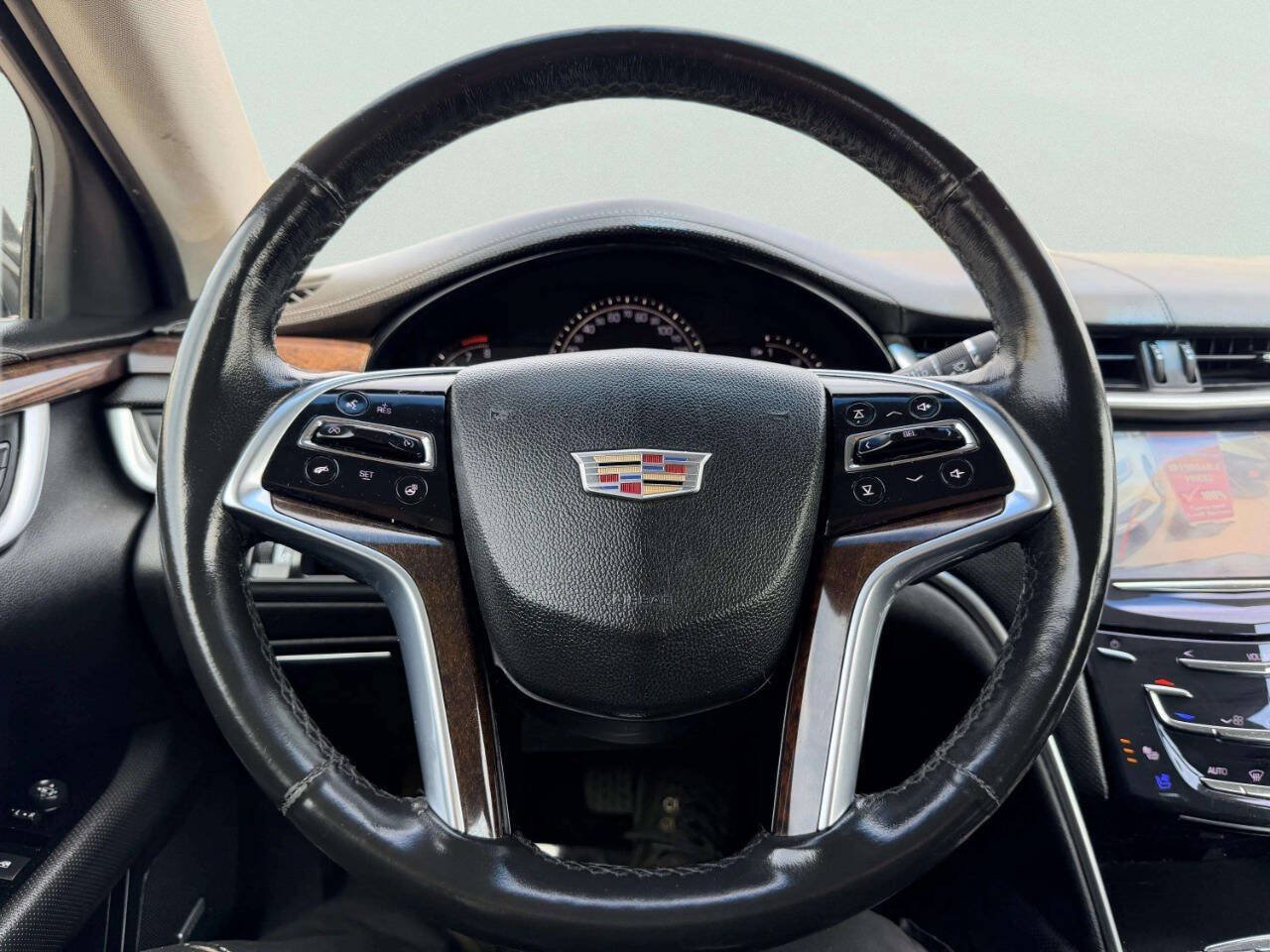 Used 2017 Cadillac XTS Luxury FWD image 31