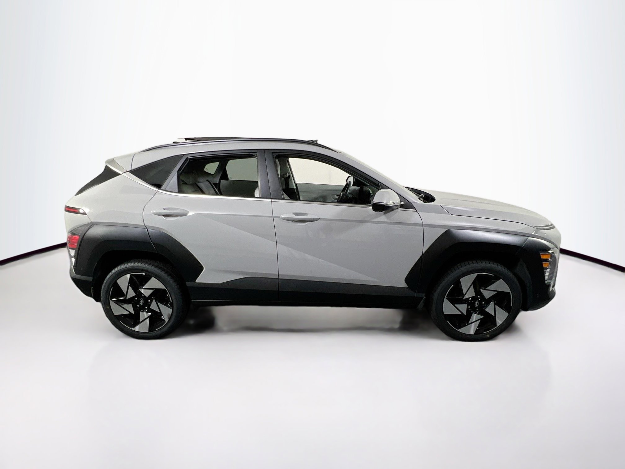 Used 2024 Hyundai Kona Limited image 4