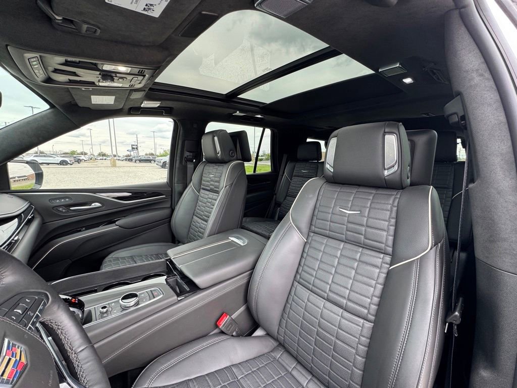 Used 2023 Cadillac Escalade V AWD/4WD image 25