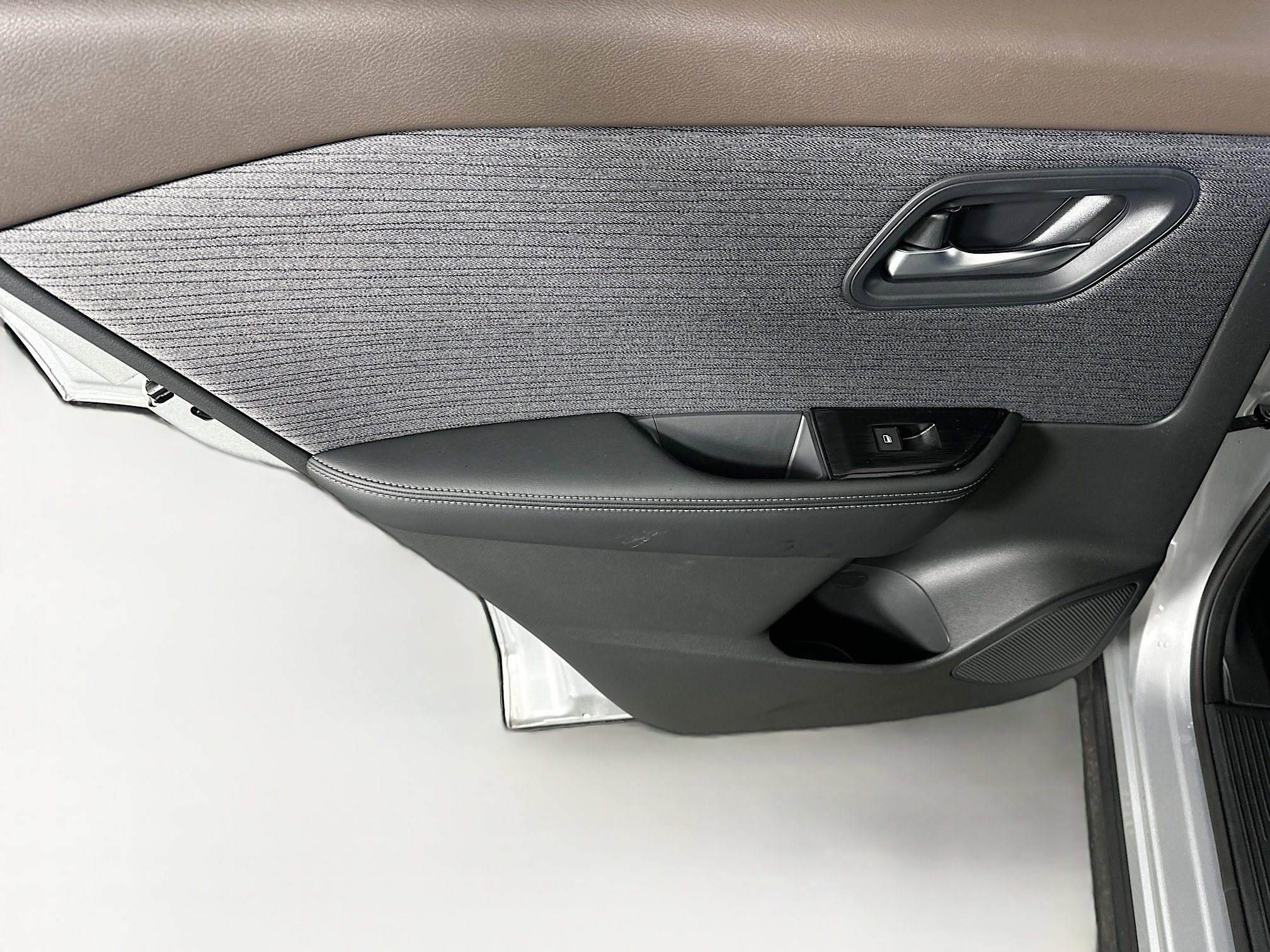 Used 2023 Nissan Rogue SV image 26