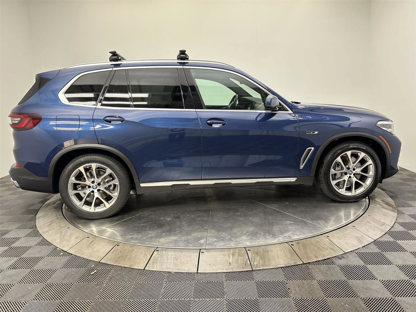 Used 2022 BMW X5 xDrive45e w/ Climate Comfort Package image 17