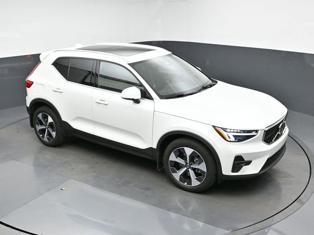Used 2023 Volvo XC40 B4 Plus w/ Protection Package Premier image 43