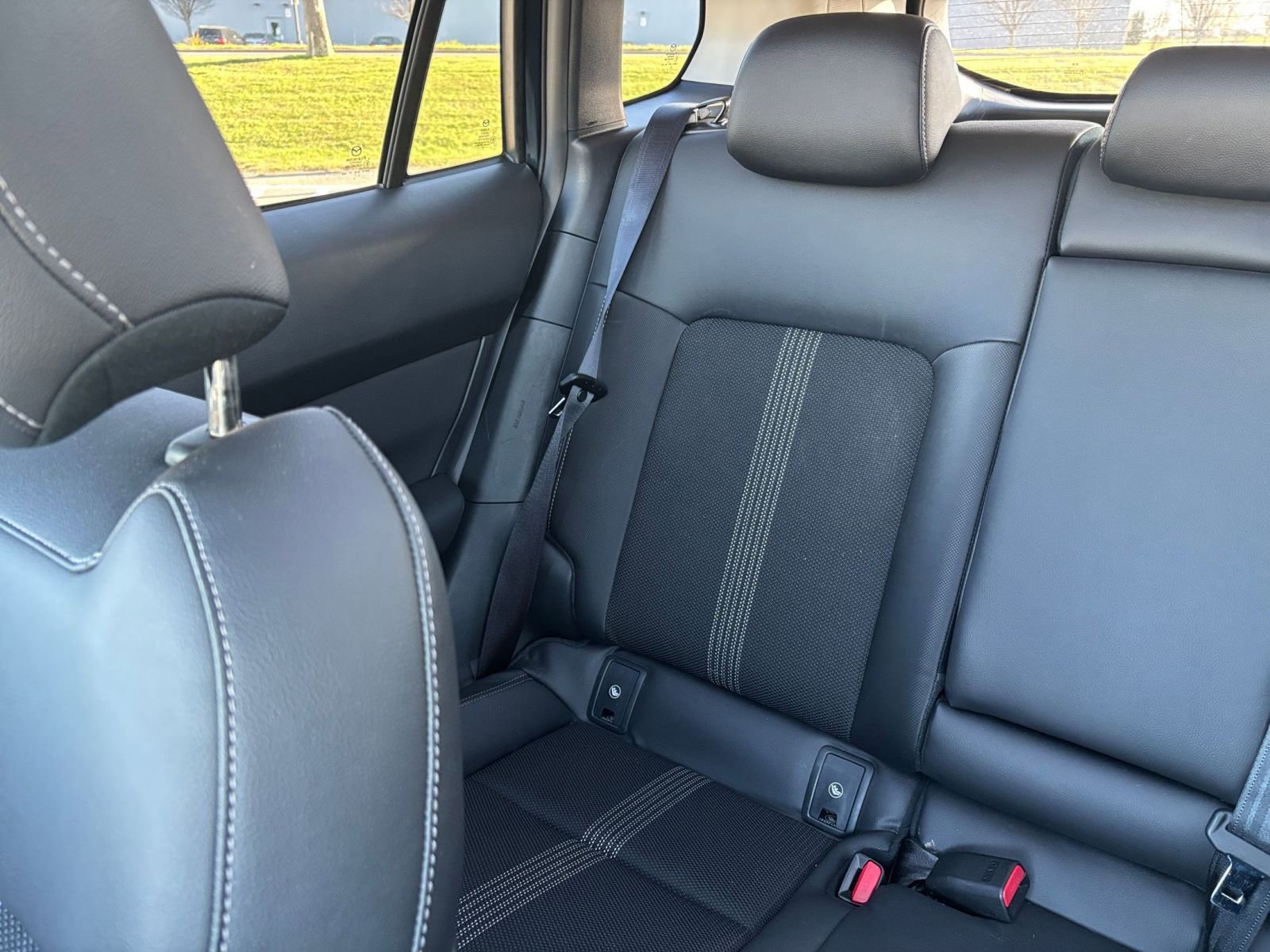 Used 2025 MAZDA CX-50 AWD 2.5 S w/ Premium Package image 41