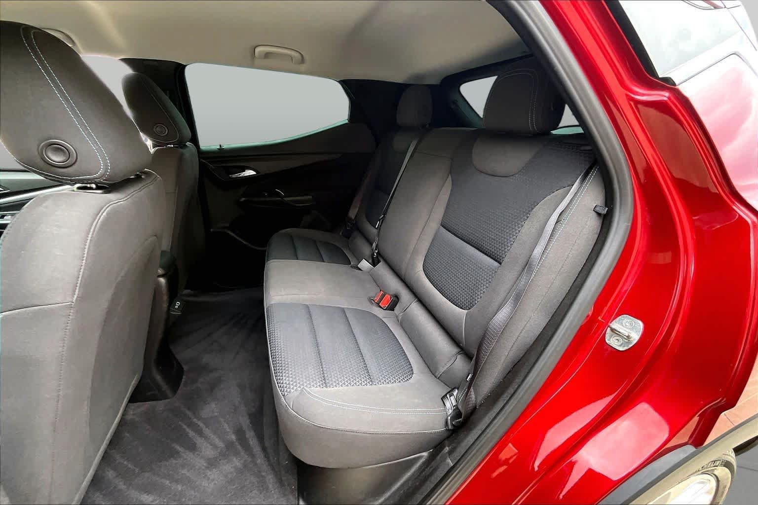 Used 2022 Chevrolet Bolt EUV LT w/ Comfort Package FWD image 20