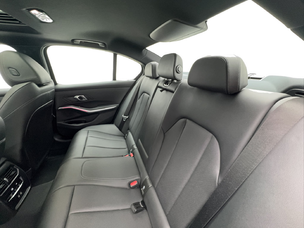 Used 2025 BMW 330i Sedan RWD image 26