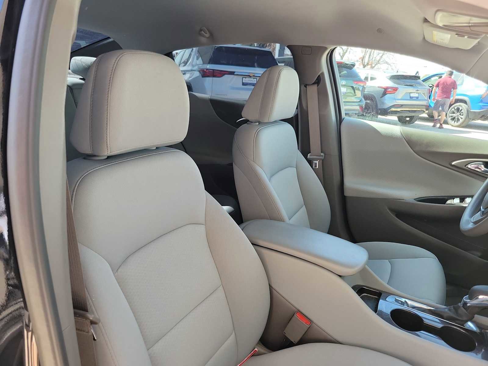 Used 2025 Chevrolet Malibu LS image 10