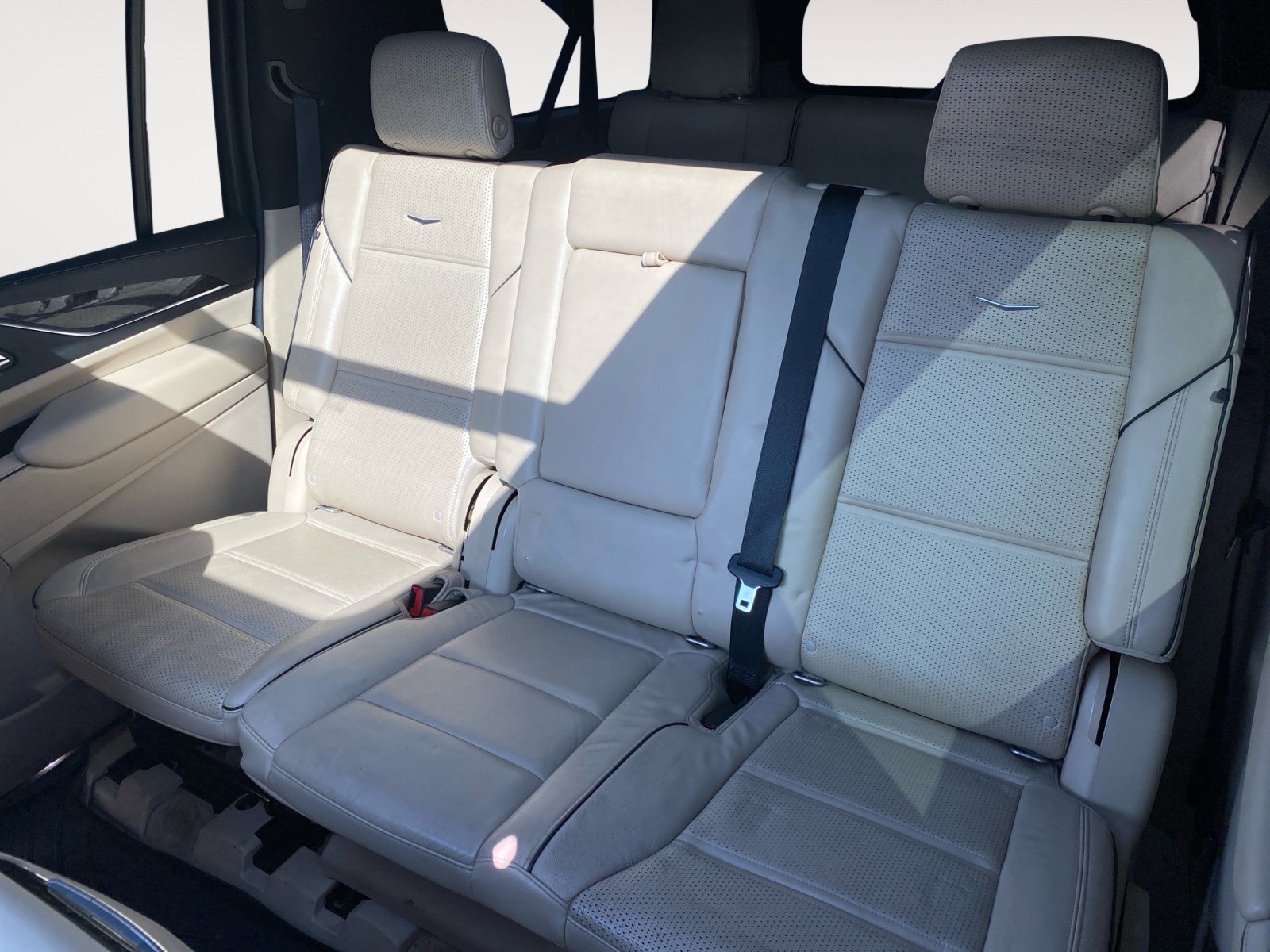 Used 2021 Cadillac Escalade ESV Premium Luxury image 11