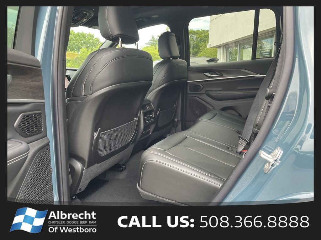 New 2026 Jeep Grand Cherokee Limited AWD/4WD image 11