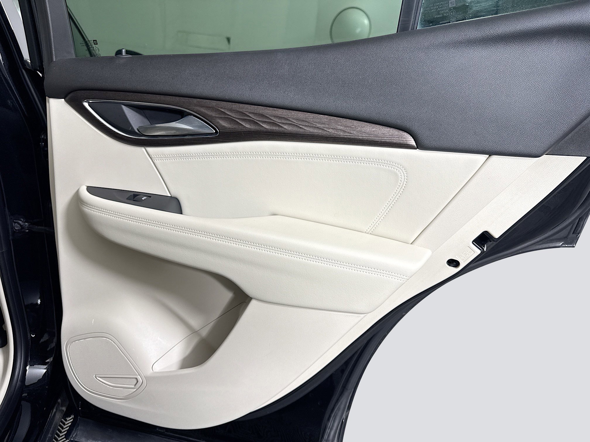 Used 2023 Buick Envision Avenir image 28