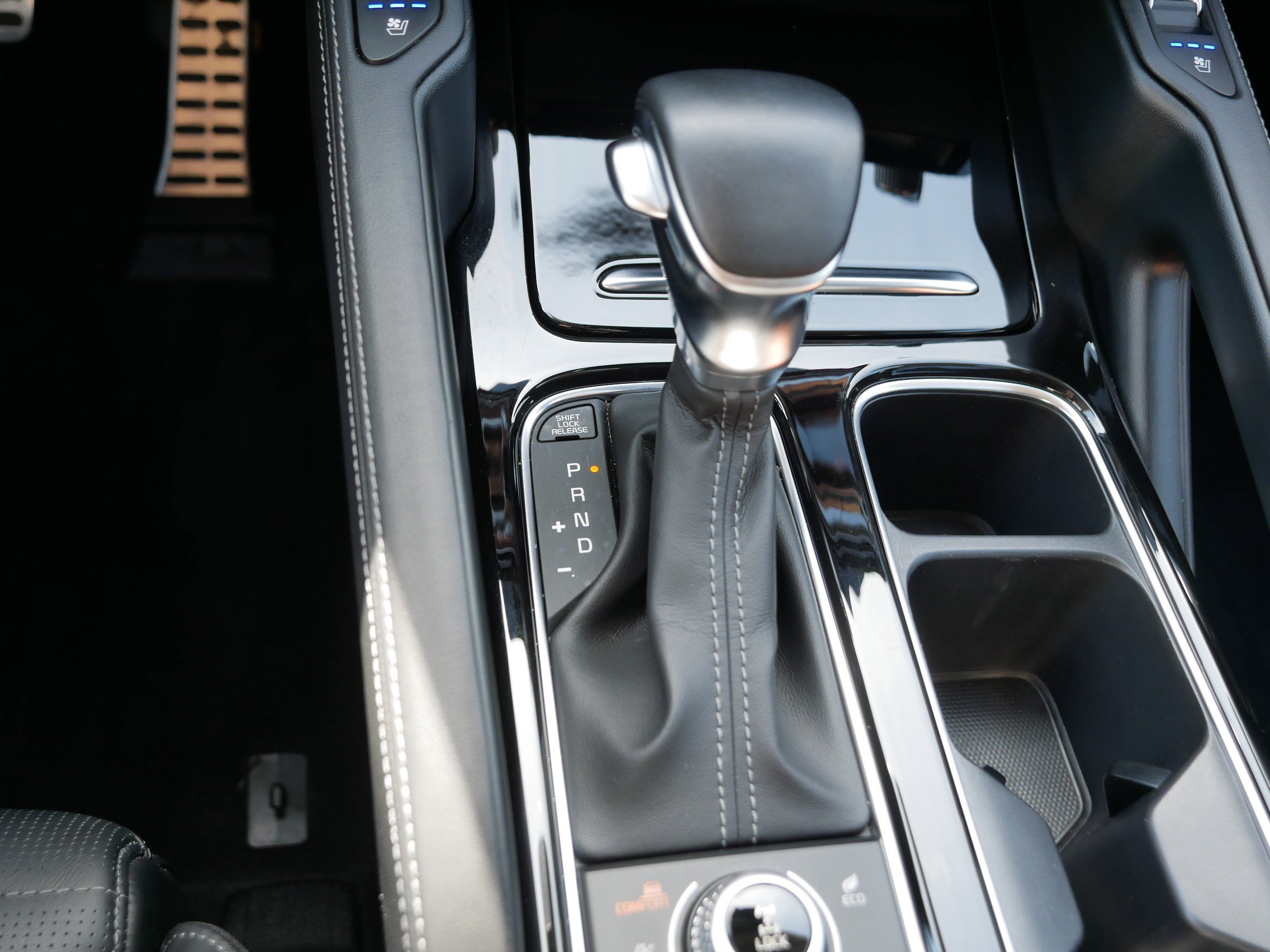 Certified 2022 Kia Telluride SX w/ SX Prestige Package image 24