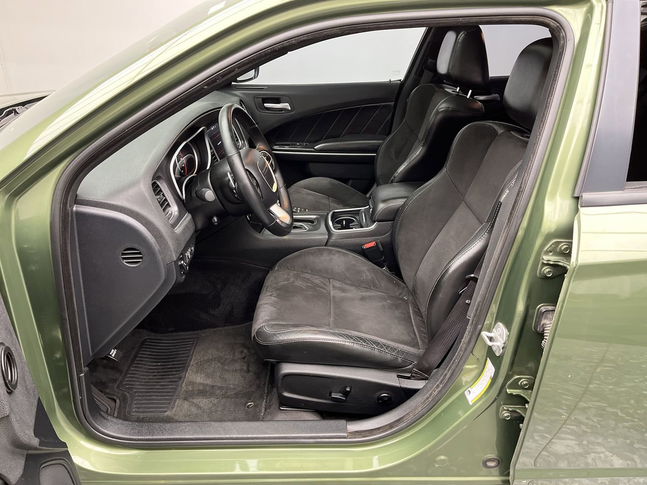 Used 2018 Dodge Charger GT AWD/4WD image 3