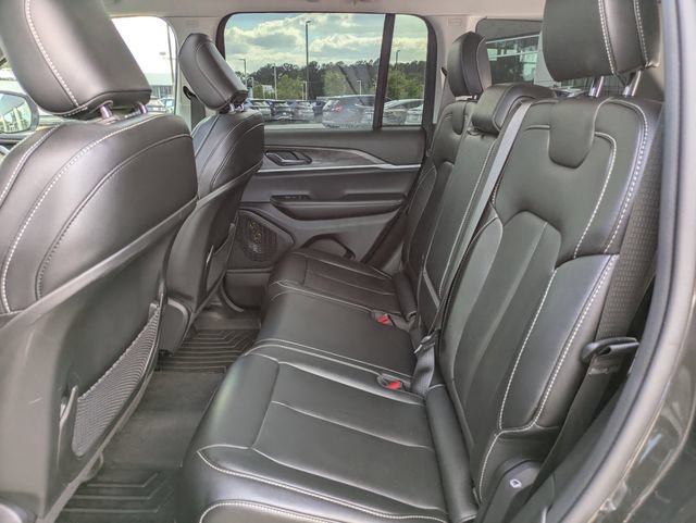 Used 2024 Jeep Grand Cherokee Limited AWD/4WD image 14