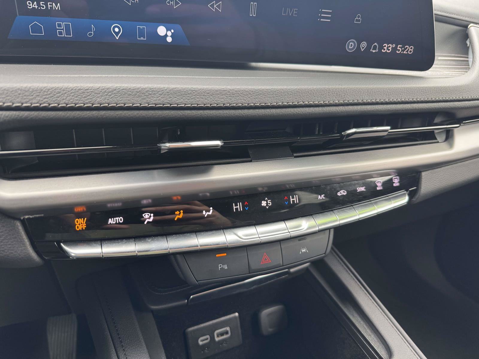 Used 2025 Cadillac XT4 Premium Luxury AWD/4WD image 15