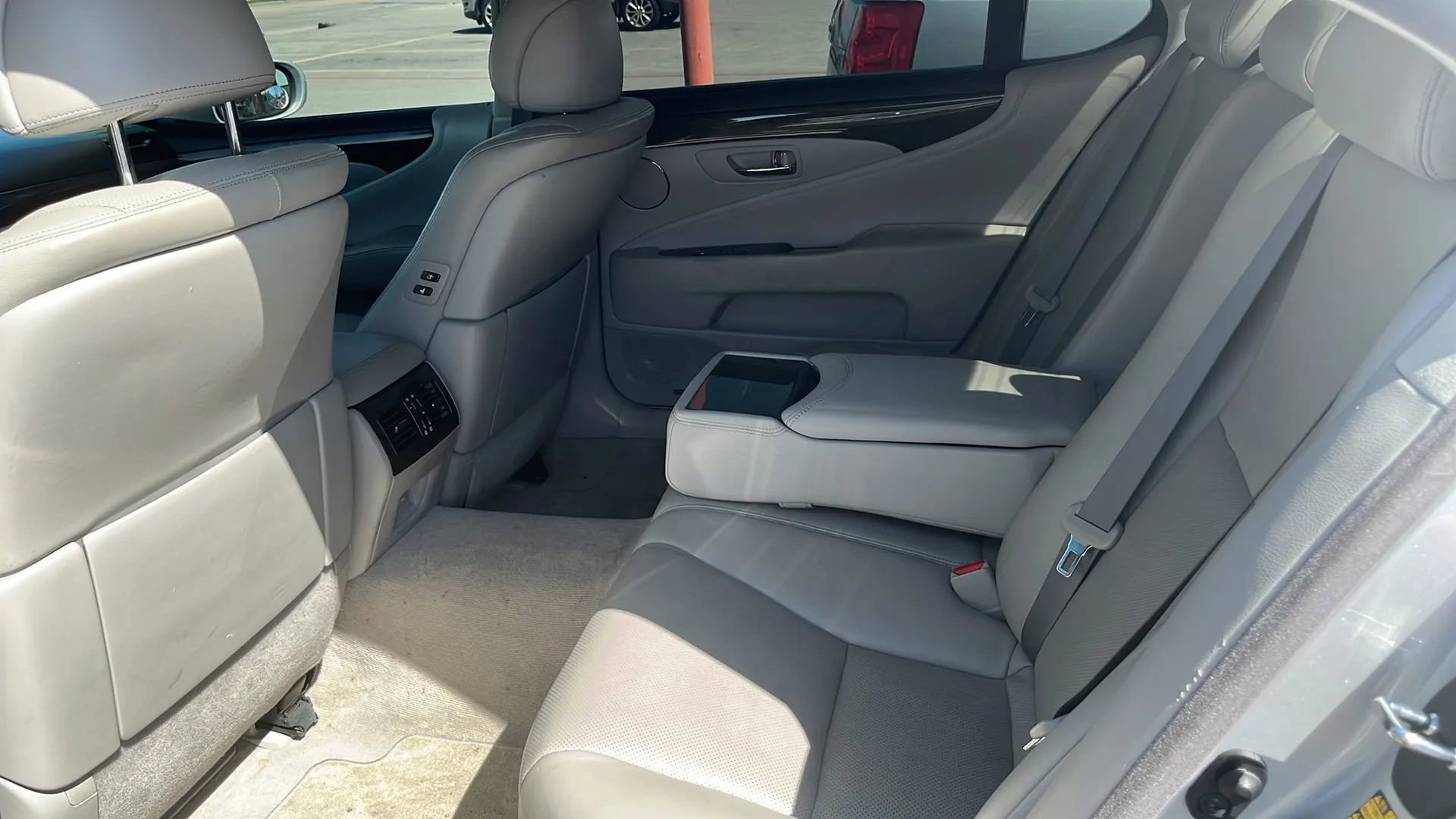 Used 2012 Lexus LS 460 L w/ Luxury Pkg image 5