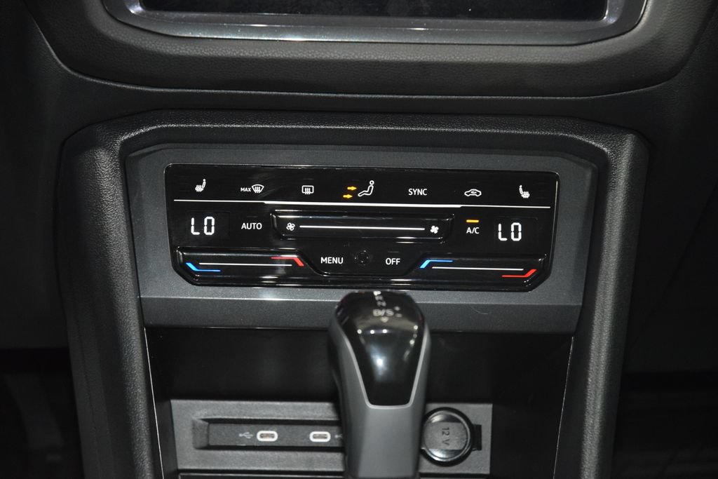 Used 2023 Volkswagen Tiguan SE R-Line AWD/4WD image 30