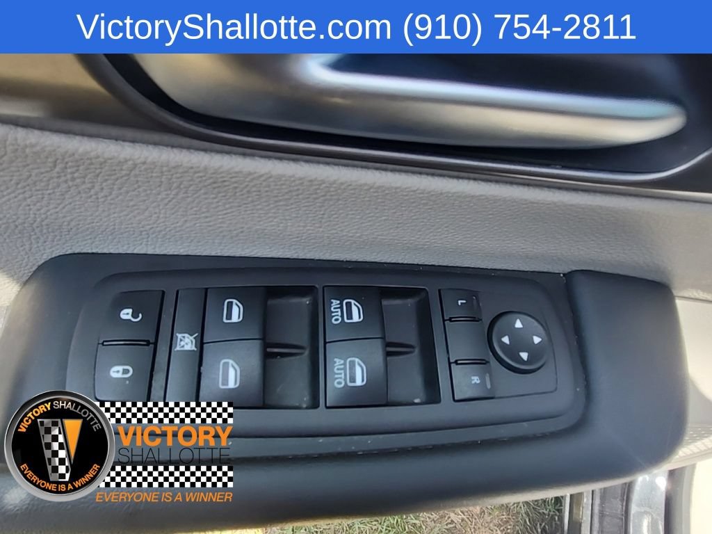 Certified 2024 Chrysler Pacifica Limited FWD image 22
