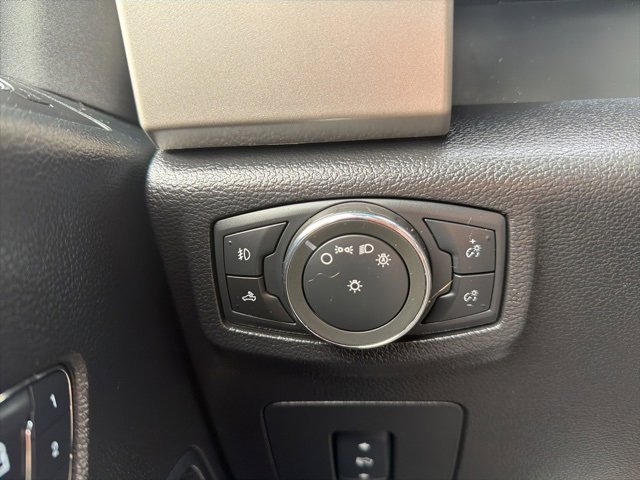 Used 2015 Ford F150 Lariat w/ Trailer Tow Package image 18